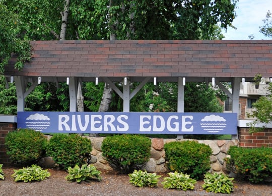 Entrance Sign at Rivers Edge Apartments, Waterford, MI