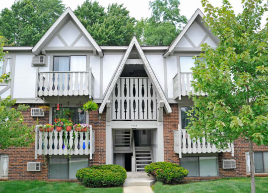 Apartment Exterior at Eastgate Woods Apartments in Batavia, OH 45103