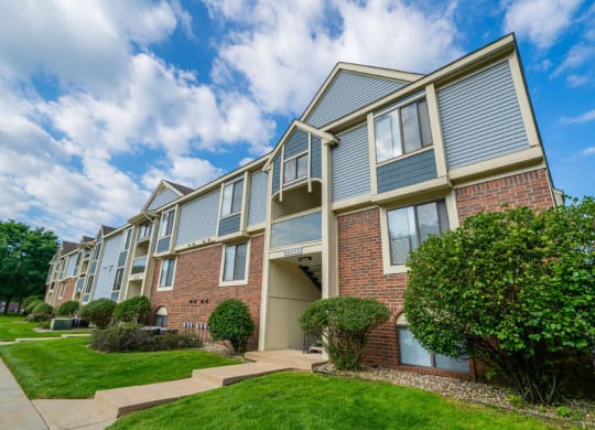 Apartment Building Exterior at Arbor Lakes Apartments, Elkhart, IN, 46516