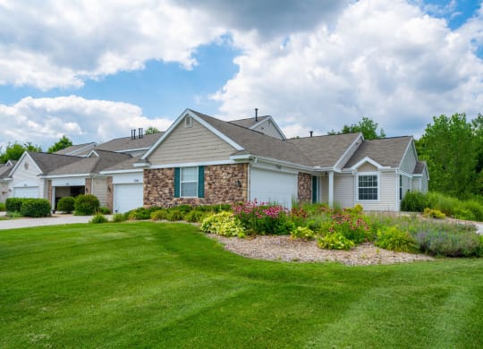 Exquisite Exterior at Autumn Lakes Apartments and Townhomes, Mishawaka, IN, 46544
