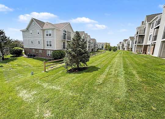 Well maintained lawn between apartment buildings at Black Sand Apartments Homes, Nebraska