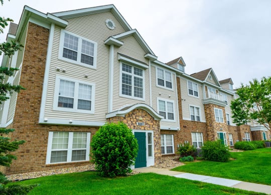 Elegant Exterior View at Black Sand Apartment Homes, Lincoln, Nebraska