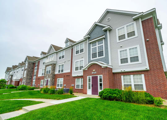 Green Space Walking Trails at Black Sand Apartment Homes, Nebraska