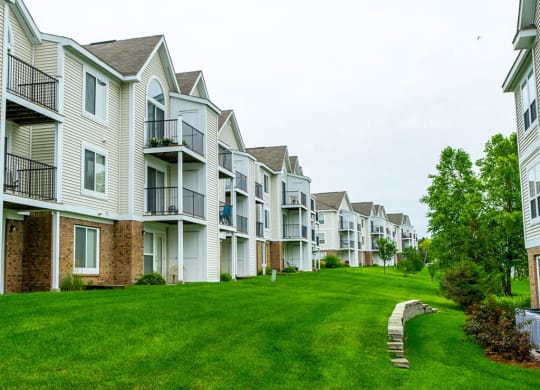 Lush Landscaping at Black Sand Apartment Homes, Lincoln