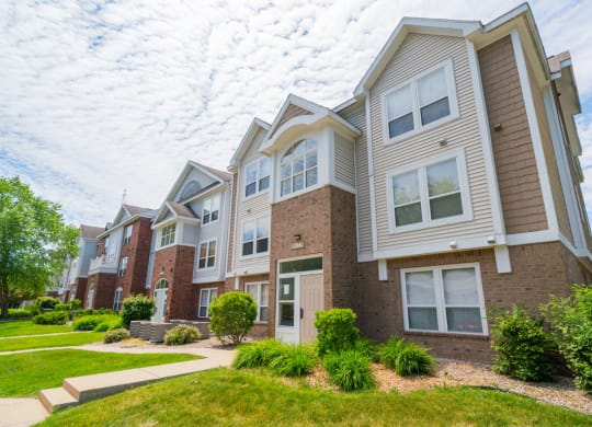 Defined Walking Paths at Canal 2 Apartments, Lansing, MI, 48917