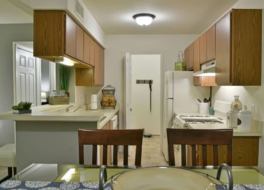 Kitchen at Windemere Apartments, Farmington Hills, 48335