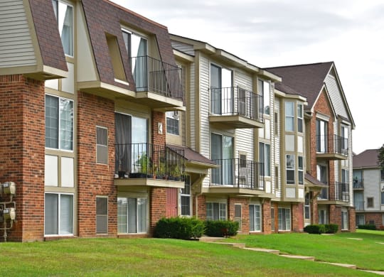 Apartment Exterior at Bristol Square