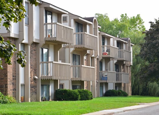 Exterior at Stone Ridge Apartments, Michigan