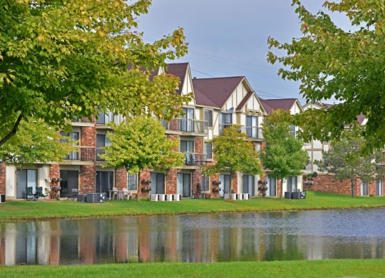 Exterior at Stone Ridge Apartments, Wixom