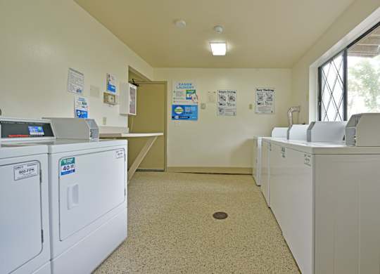 Spacious and Clean Lat Woodland Place, Midland, MI