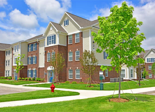 Walking Paths at River Hills Apartments, Fond du Lac