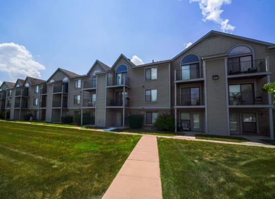 Prime Walking/Jogging Paths at Dupont Lakes Apartments, Indiana
