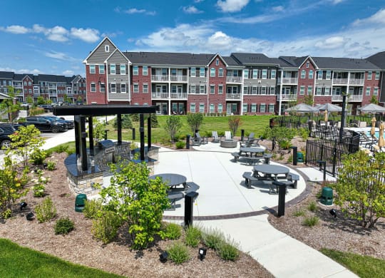Picnic Area at Montgomery Place Apartments, Illinois