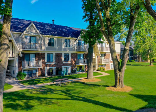 an exterior view o at Fairlane Apartments in Springfield, MI