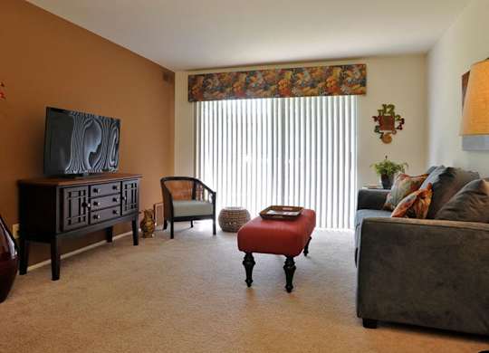 Large Living Room at Fox Pointe Apartments, East Moline, IL, 61244
