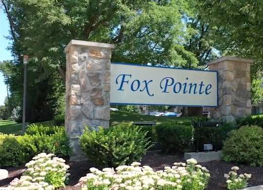 Fox Pointe Sign  at Fox Pointe Apartments, East Moline, IL