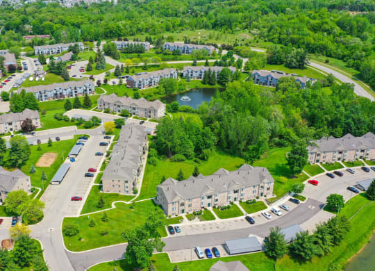Expertly Landscaped Grounds at Green Ridge Apartments, Grand Rapids, MI 49544