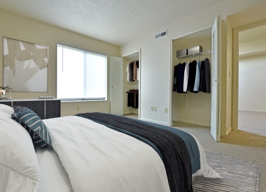 Bedroom at Heatherwood Apartments, Grand Blanc