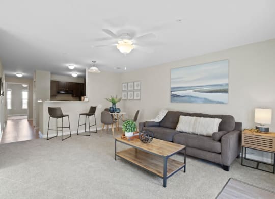 Huron Living Room at River Hills Apartments, Fond du Lac