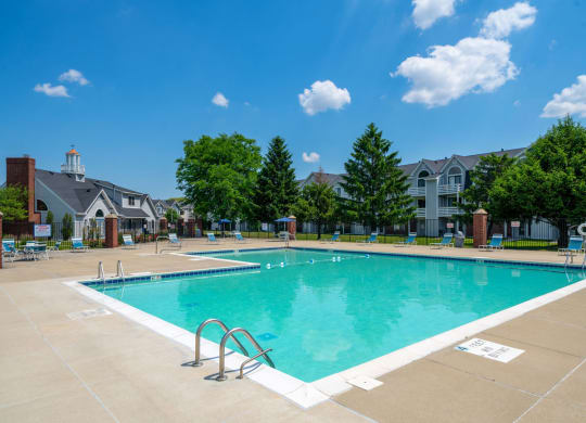 Image Of Swimming Pool and Community View at Indian Lakes Apartments, Indiana