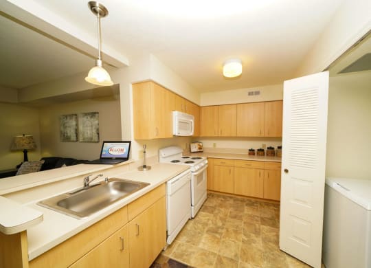 Well Equipped Kitchens at Limestone Creek Apartment Homes, Alabama, 35756