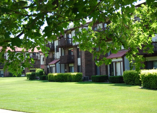 Expertly Landscaped Grounds at Madeira Apartments, Kalamazoo, MI