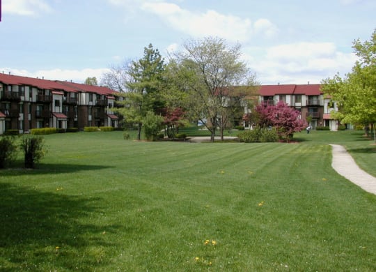 Gorgeous Green Lawns at Madeira Apartments, Kalamazoo, MI