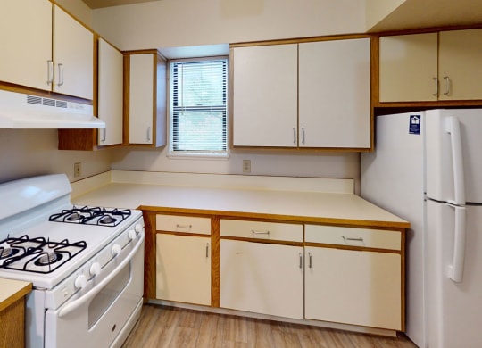 End Kitchen with Window at North Pointe Apartments, Elkhart, IN, 46514