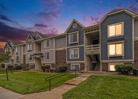 Well maintained community at Pine Knoll Apartments, Battle Creek