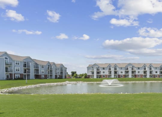 Green Outdoor Views at Hunters Pond Apartment Homes, Illinois, 61820