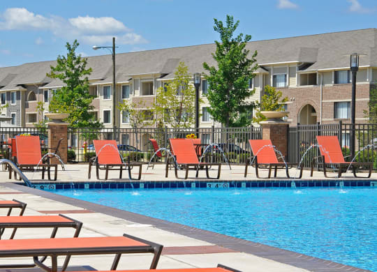 Expansive Sundeck at Prairie Lakes Apartments, Peoria, IL, 61615