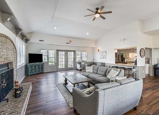 Clubhouse with High Ceilings and Fireplace at Tracy Creek Apartment Homes, Perrysburg, 43551