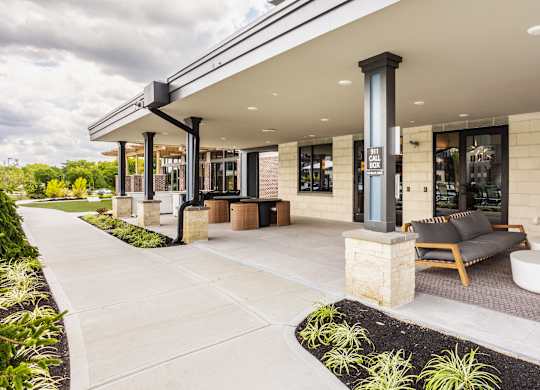 Shaded Outdoor Courtyard Area at Upper Vue Flats, Ohio