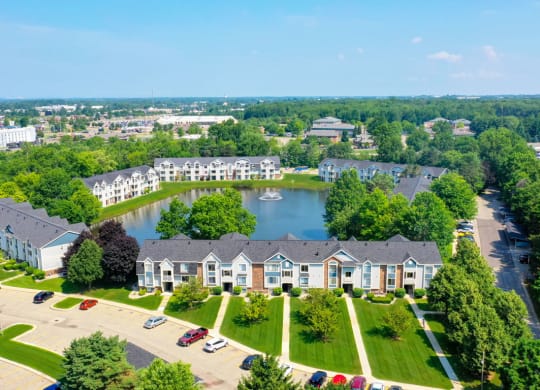 Beautiful Community with Ponds at Windmill Lakes Apartments in Holland, MI