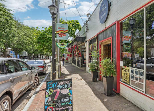 East Atlanta Village: Thai & Sushi and much more