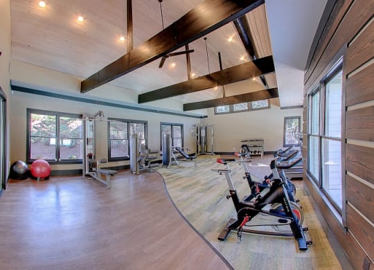 Luxury Apartments in Lithia Springs| Wesley Hampstead Apartments | Amazing Fitness Center