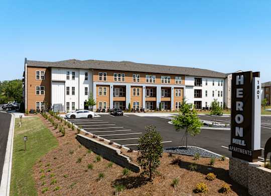 Heron Mill apartments with gated access luxury apartments in Douglasville