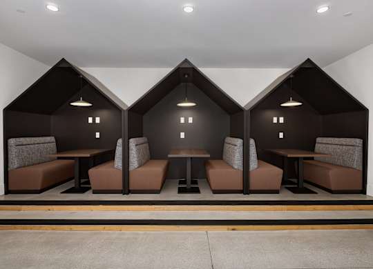 the perfect coworking spaces with plug ins available