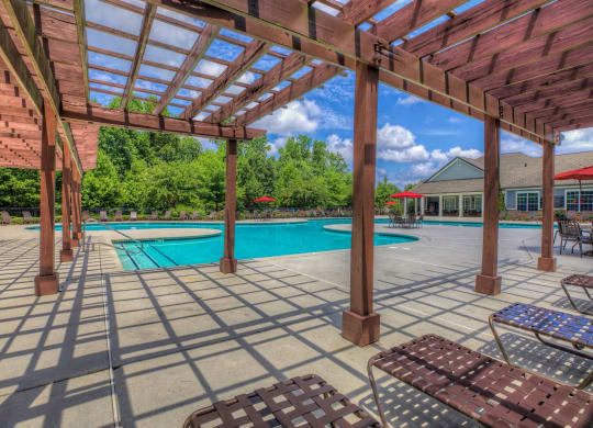 Luxury Apartments in Newnan| Stillwood Farms Apartments | Relaxing Pool