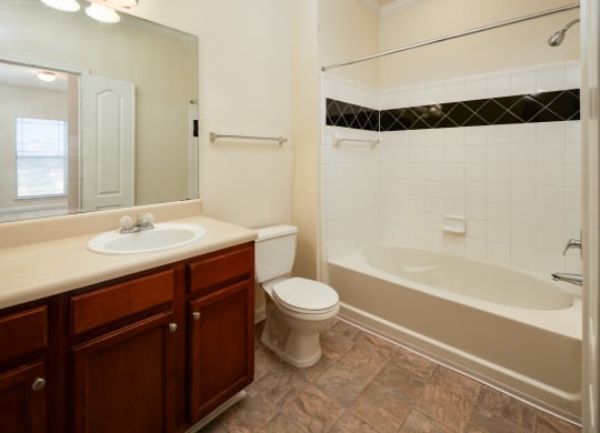 Bathroom with Garden Tub