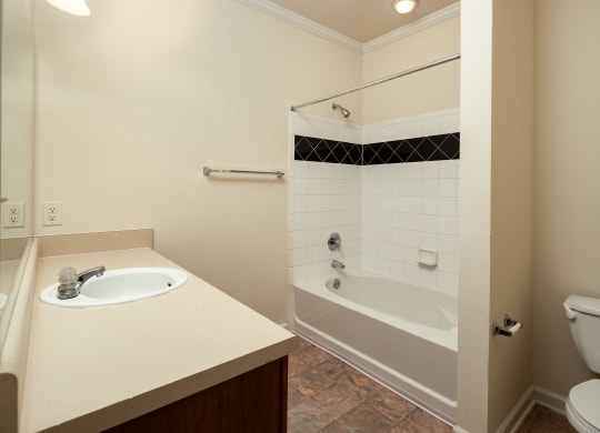 Bathroom with Garden Tub