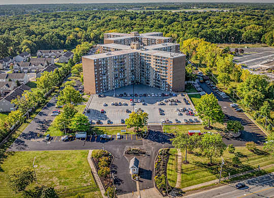 Building Aerial - Willoughby Hills Towers in Willoughby Hills OH