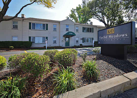 Garden Style Living at Euclid Meadows Apartments in Euclid OH