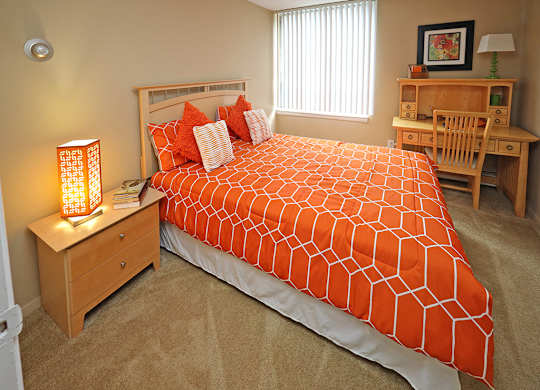 Model Suite Bedroom at Water's Edge Apartments in Euclid OH