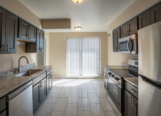 2B2B Penthouse #612 - Kitchen