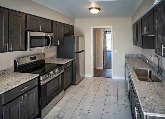 2B2B Penthouse #612 - Kitchen
