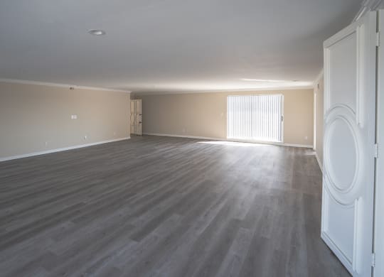 2B2B Penthouse #612 - Living Area