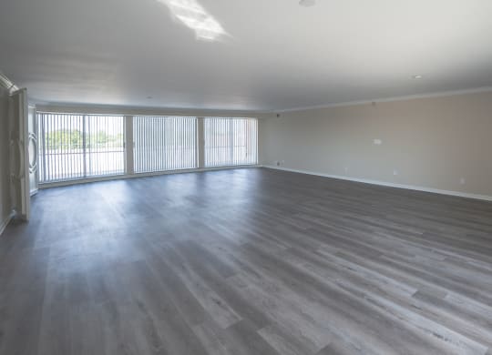2B2B Penthouse #612 - Living Area