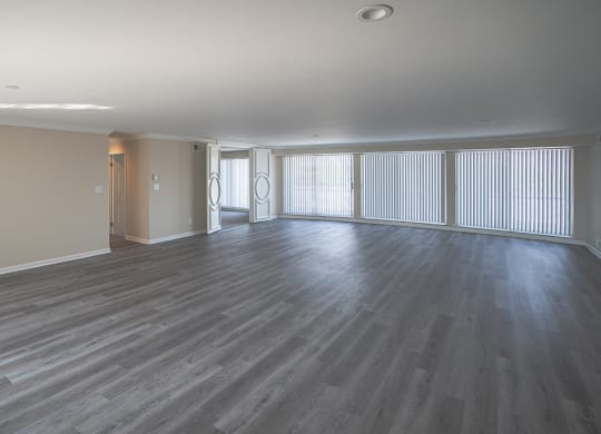 2B2B Penthouse #612 - Living Area