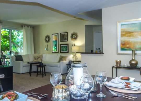 Dining Room at Norwalk Metropointe, Norwalk  